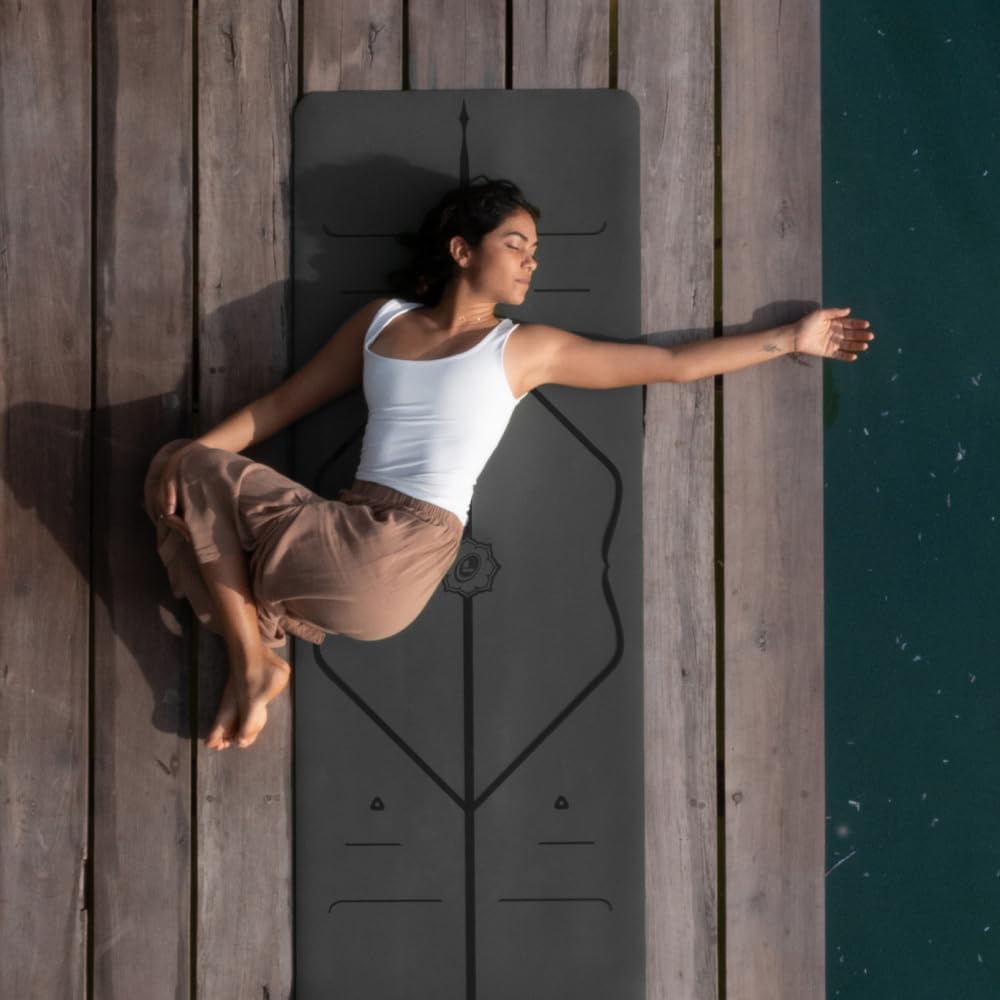Liforme Original Yoga Mat – Free Yoga Bag Included - Patented Alignment System, Warrior-like Grip, Non-slip, Eco-friendly, sweat-resistant, long, wide, 4.2mm thick mat for comfort - Image 6